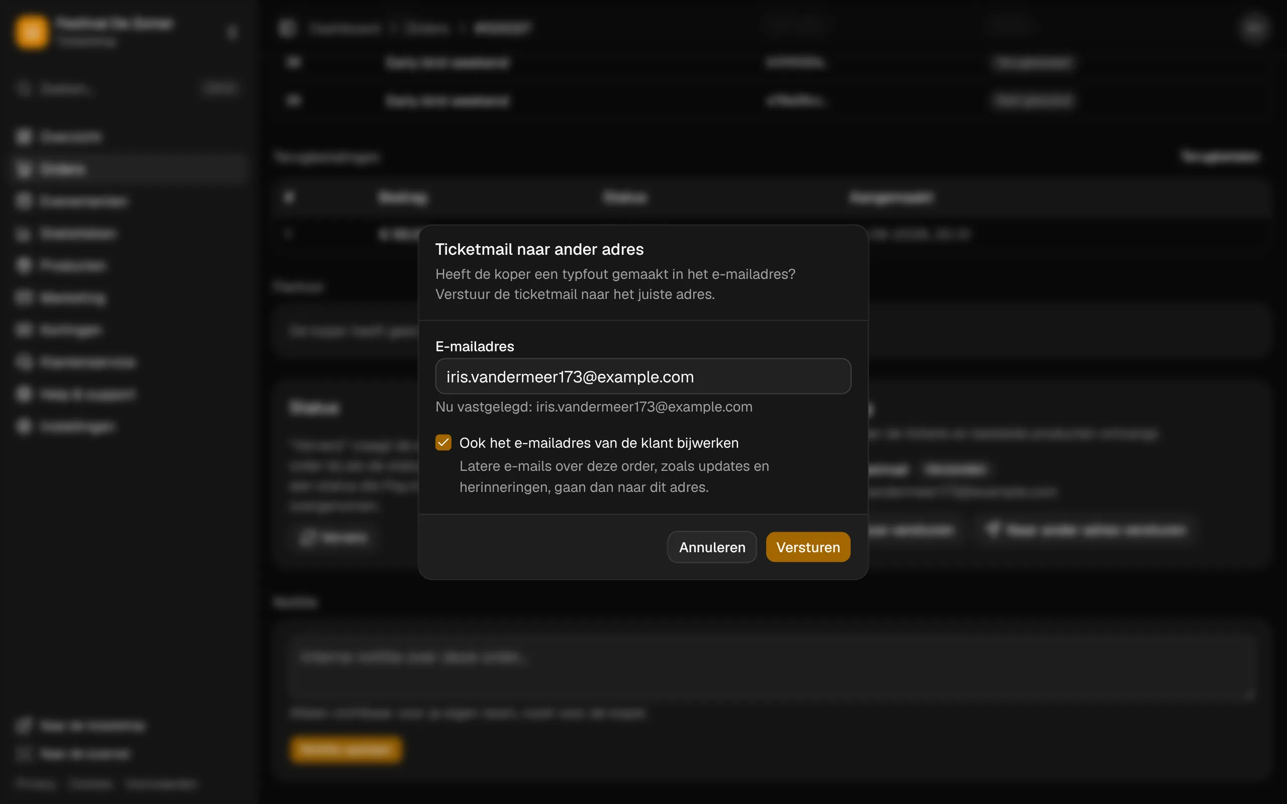 De ticketmail naar een ander e-mailadres versturen.