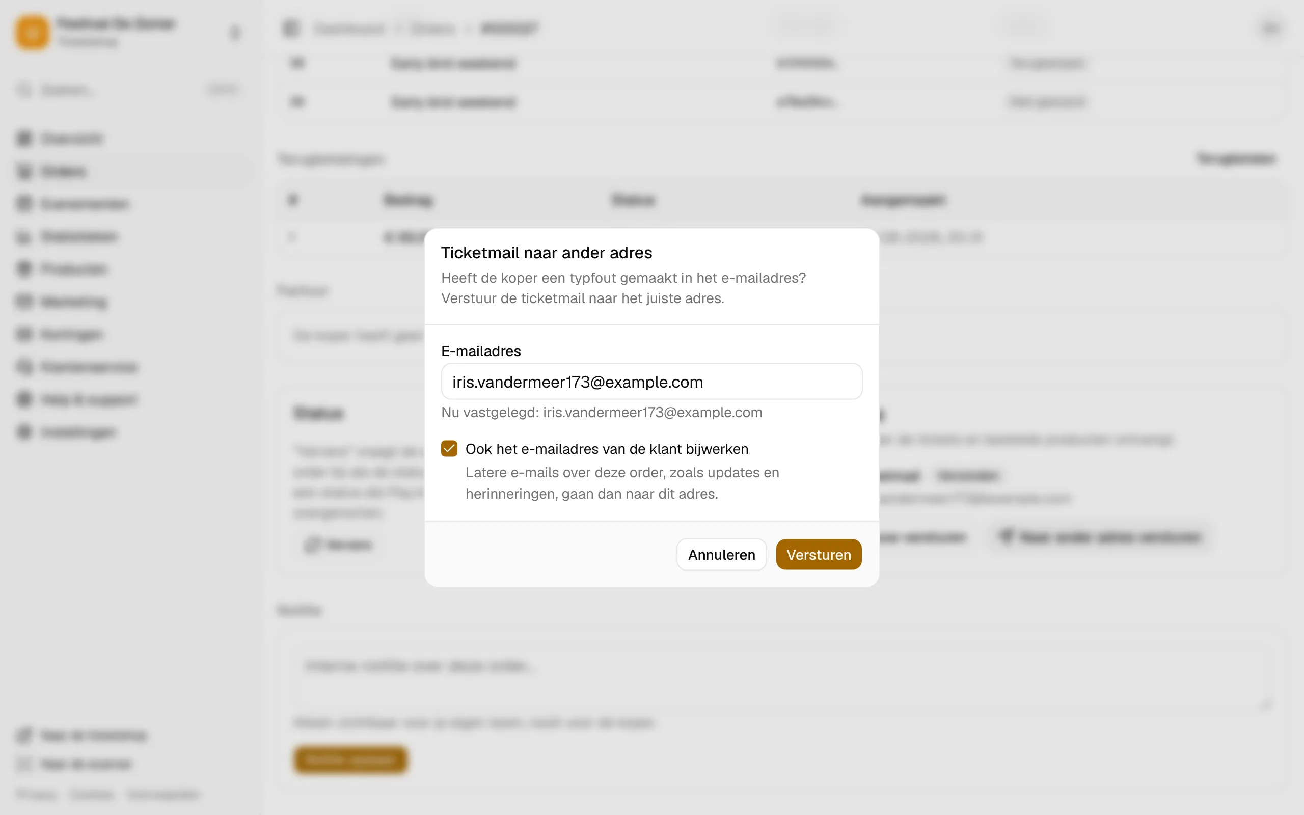 De ticketmail naar een ander e-mailadres versturen.