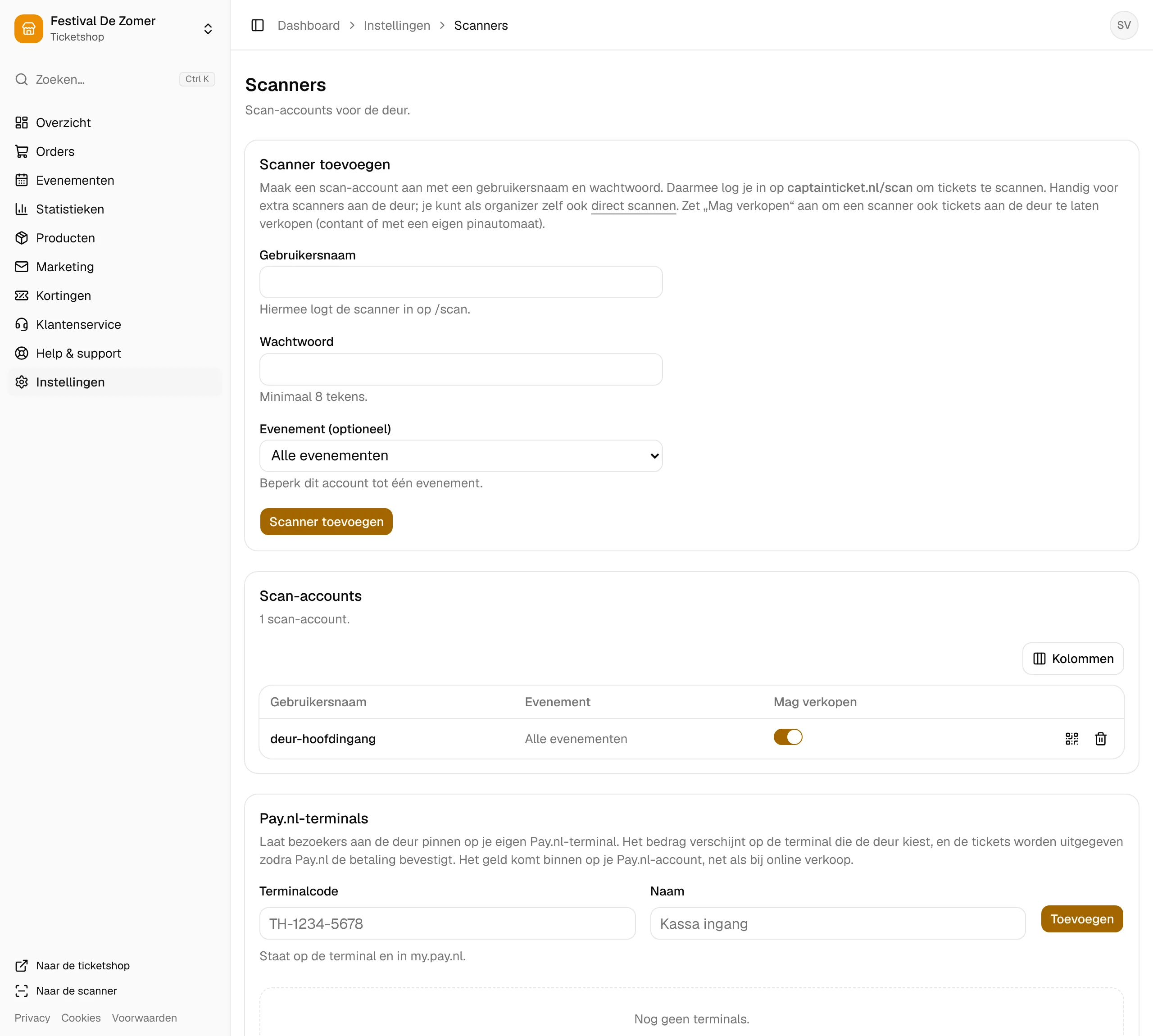 De scanners van de shop, met een scanneraccount voor de deur.