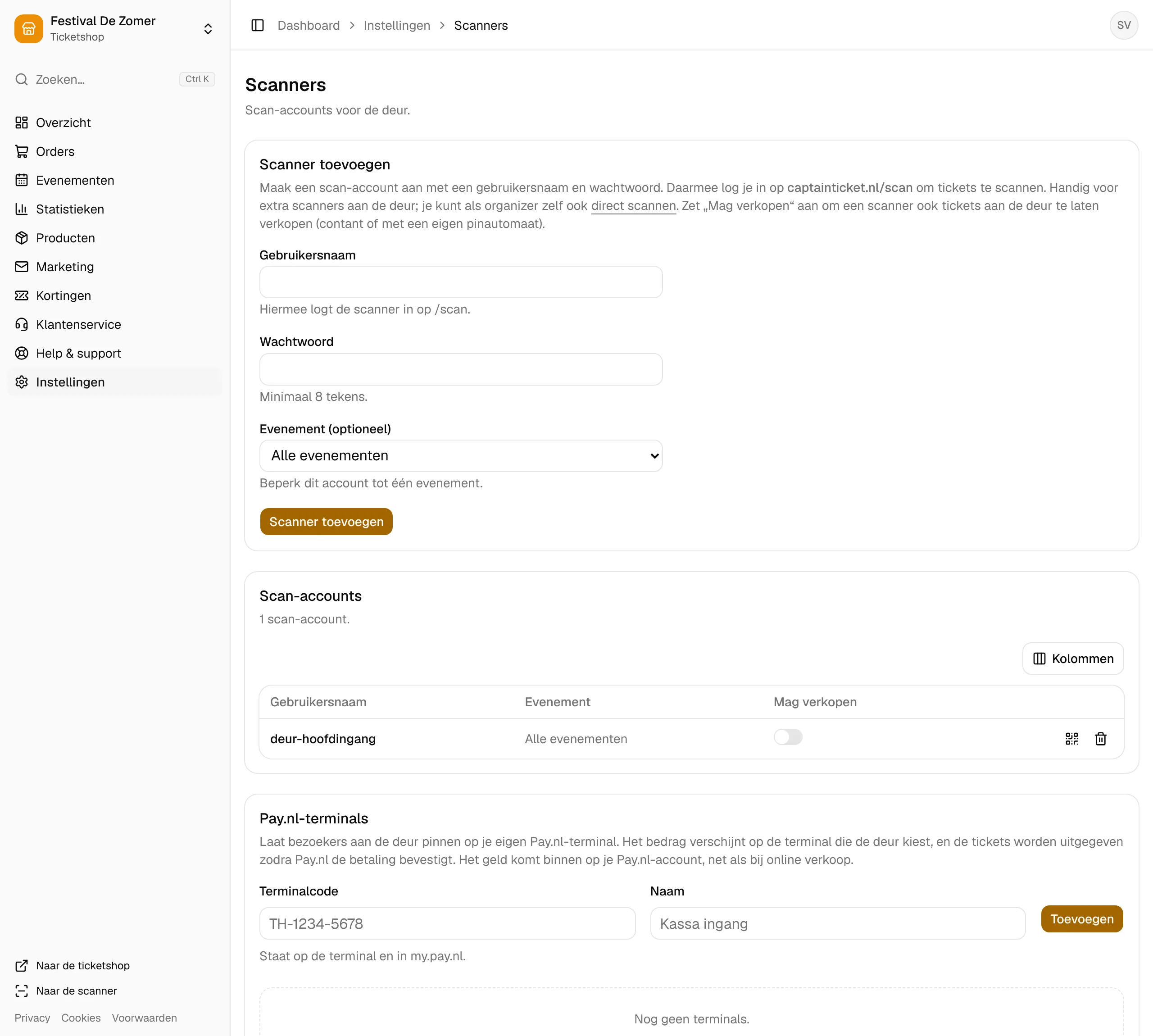 De scanners van de shop, met een scanneraccount voor de deur.