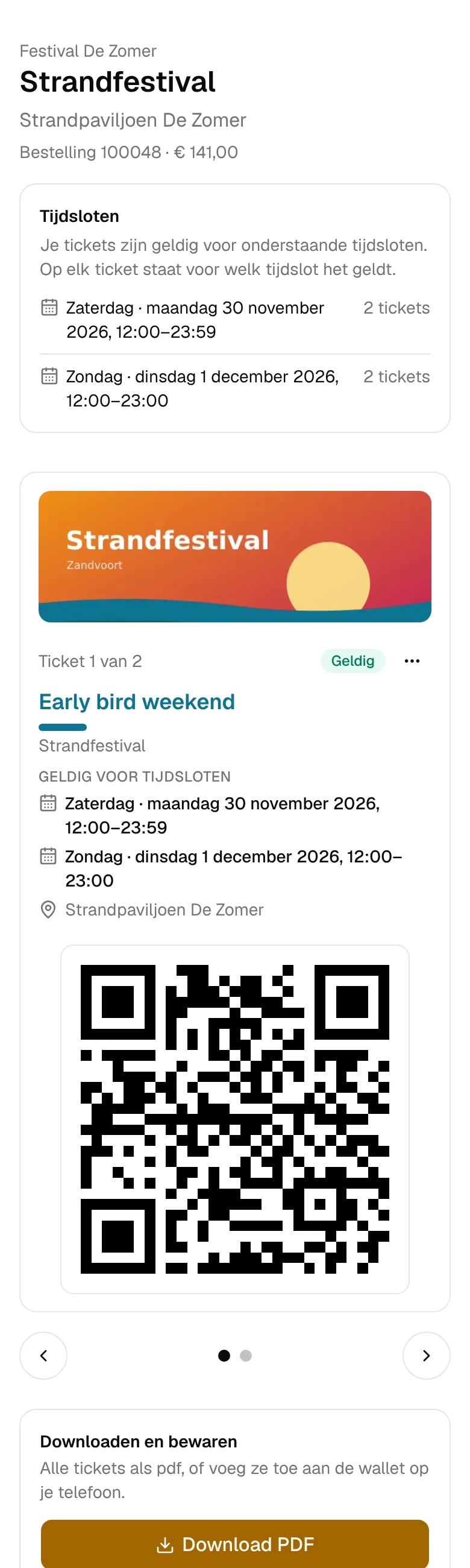 De ticketpagina van een koper op de telefoon, met de QR-code en de downloadknoppen.